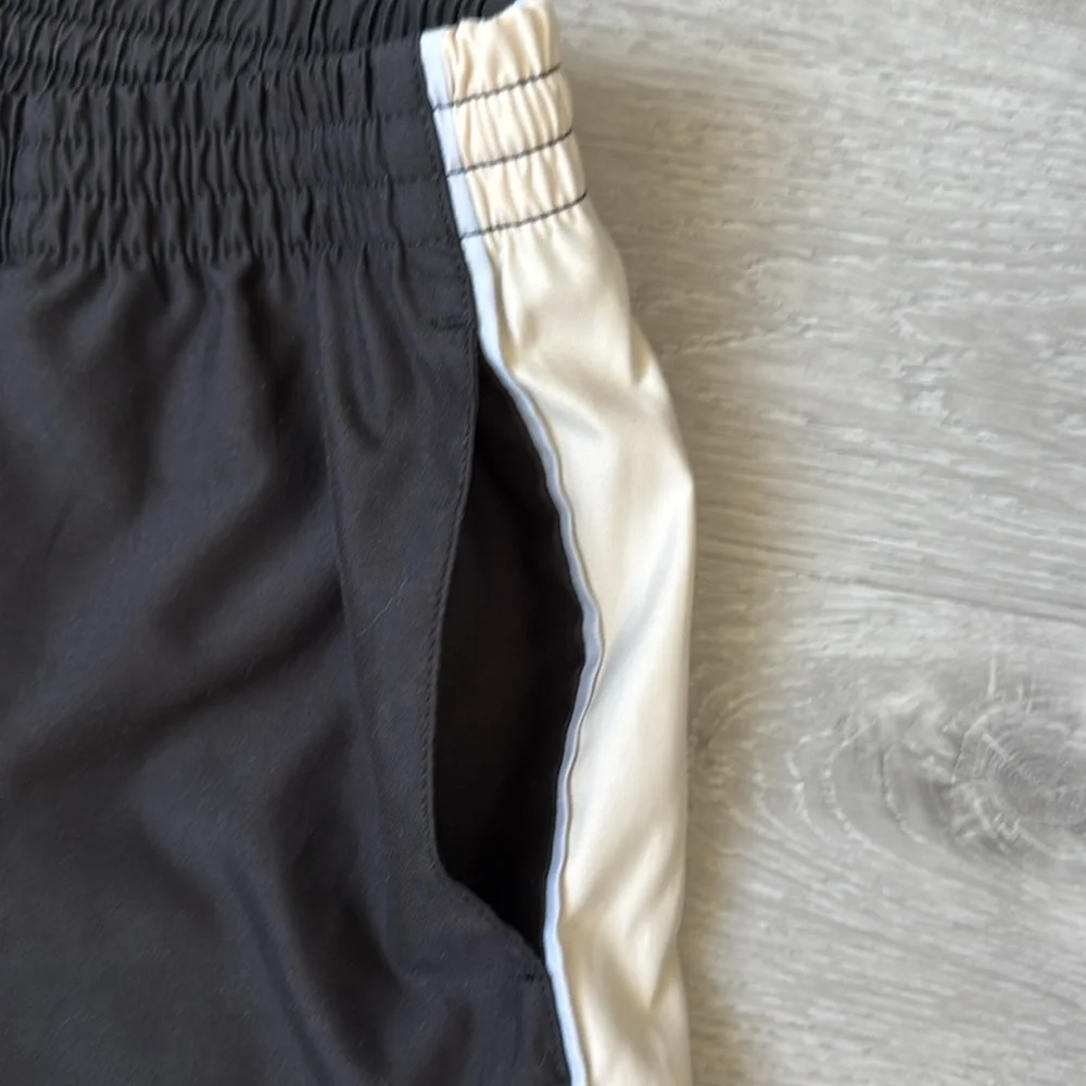 Puma Black Side Stripe Mid-Rise Track Pants | EUC Size L - Picture 8 of 9